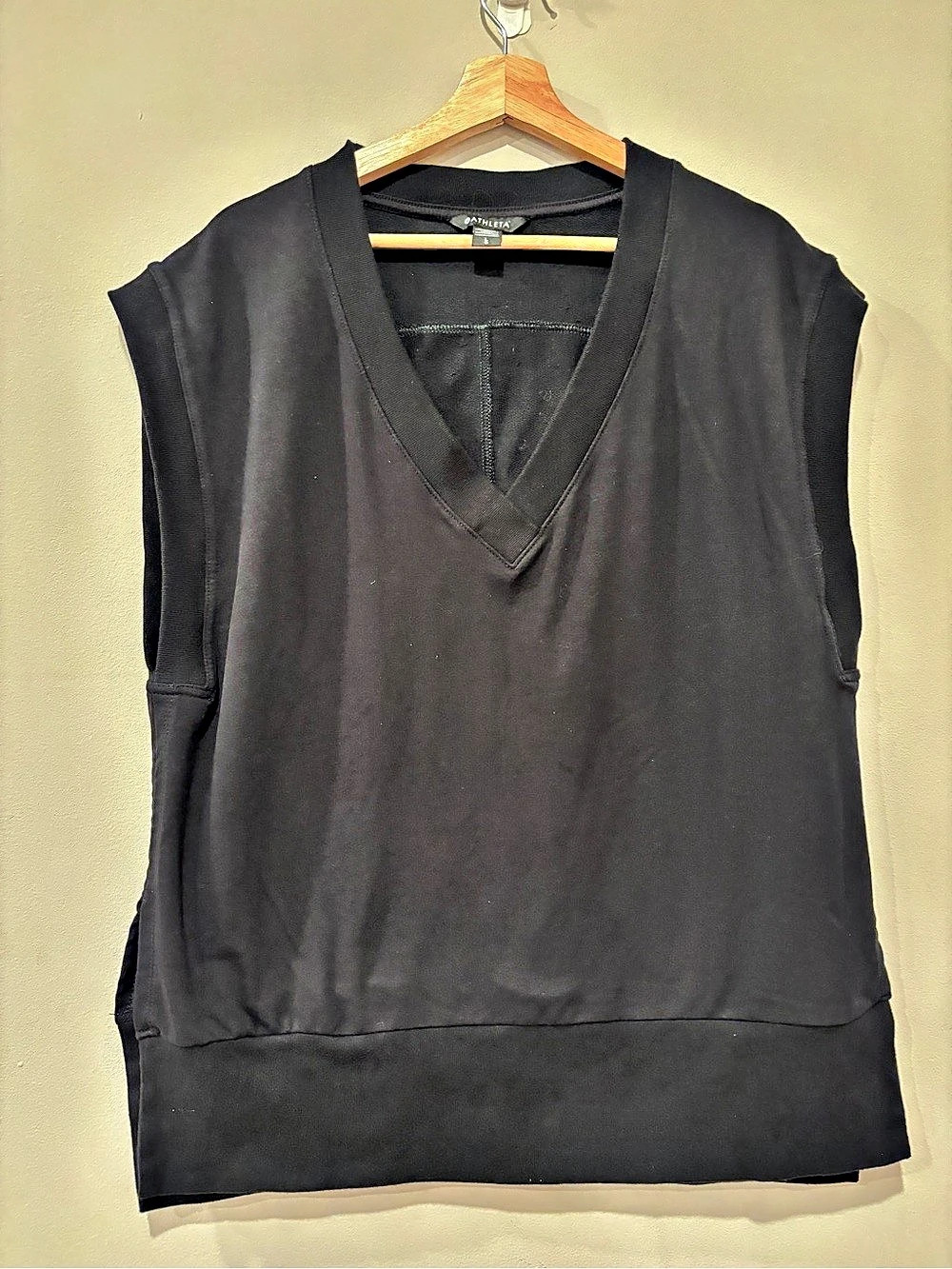 Athleta Retroterry V-Neck Sleeveless Sweatshirt Tee Black Size Large Athleisure